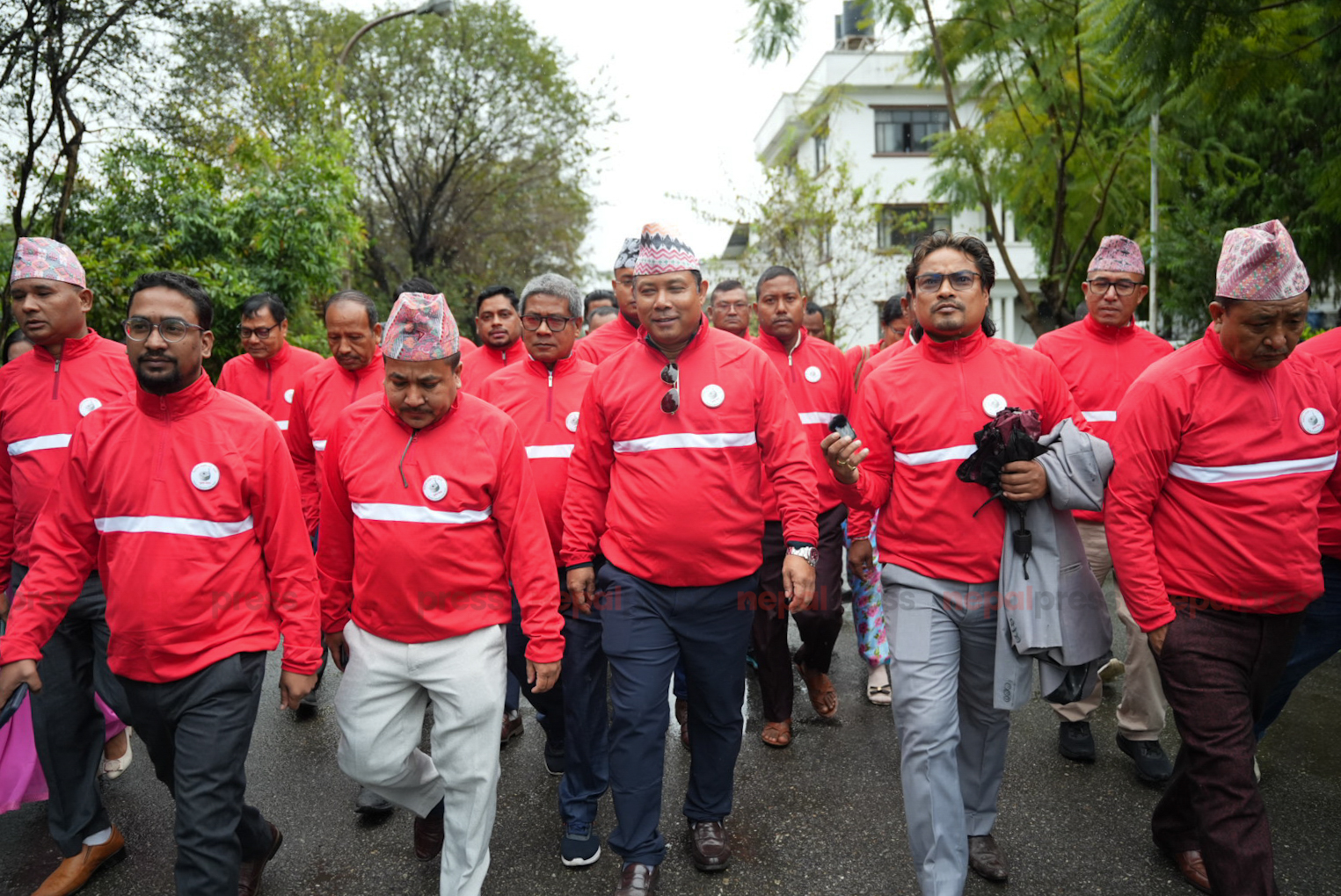 रेशम चौधरी नयाँ पार्टी दर्ता गर्न निर्वाचन आयोगमा, अध्यक्षमा कबीर सोप