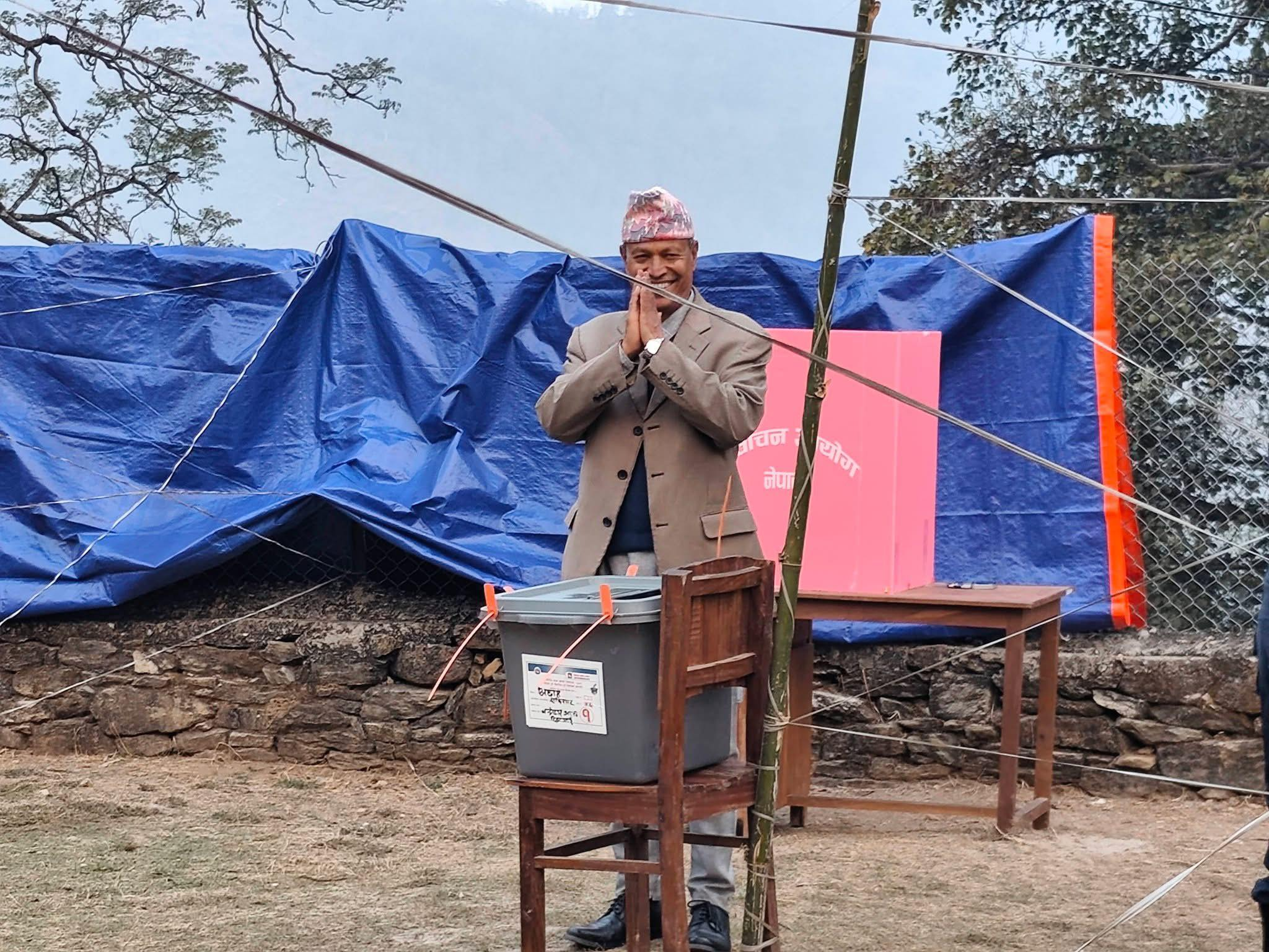 भीम रावलले गरे मतदान