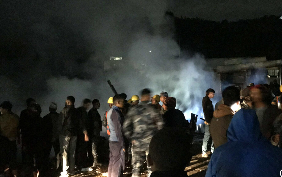 अछामको साँफे बजारमा आगलागी : सात पसल जलेर नष्ट