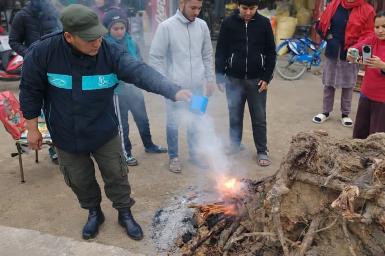 अत्यधिक चिसोले जनजीवन प्रभावित, धनगढीले बाल्यो १४ ठाउँमा आगो