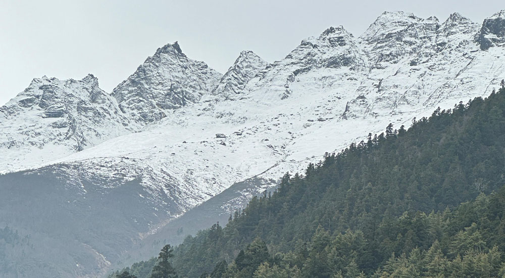 दार्चुलामा हिमपात, चिसो बढ्यो