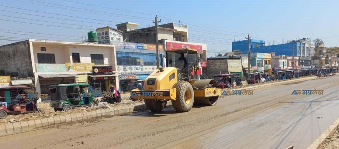 Dhangadhi_Main_Road_11.jpg