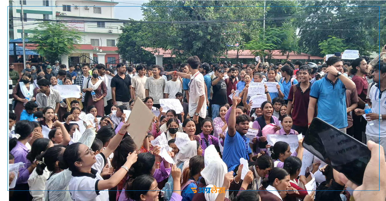 धनगढीमा जेनजीले घेरे मुख्यमन्त्री कार्यालय, मुख्य सडक पनि बन्द