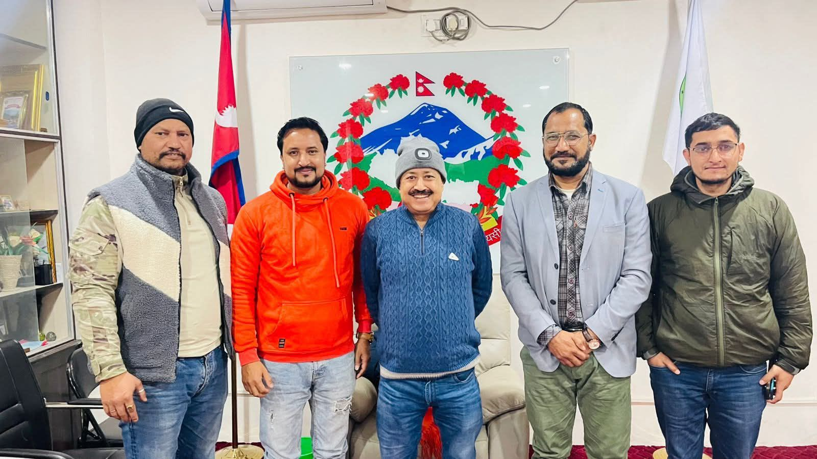 राष्ट्रिय स्वतन्त्र पार्टीका नेताहरु र धनगढीका मेयर हमालबिच भेटवार्ता