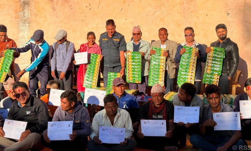 अछाममा कैदीबन्दीलाई अगरबत्ती उत्पादनसम्बन्धी तालिम