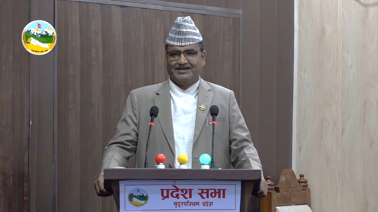दुई तिहाइको सरकार बिचौलियाको बाणबाट ढल्यो