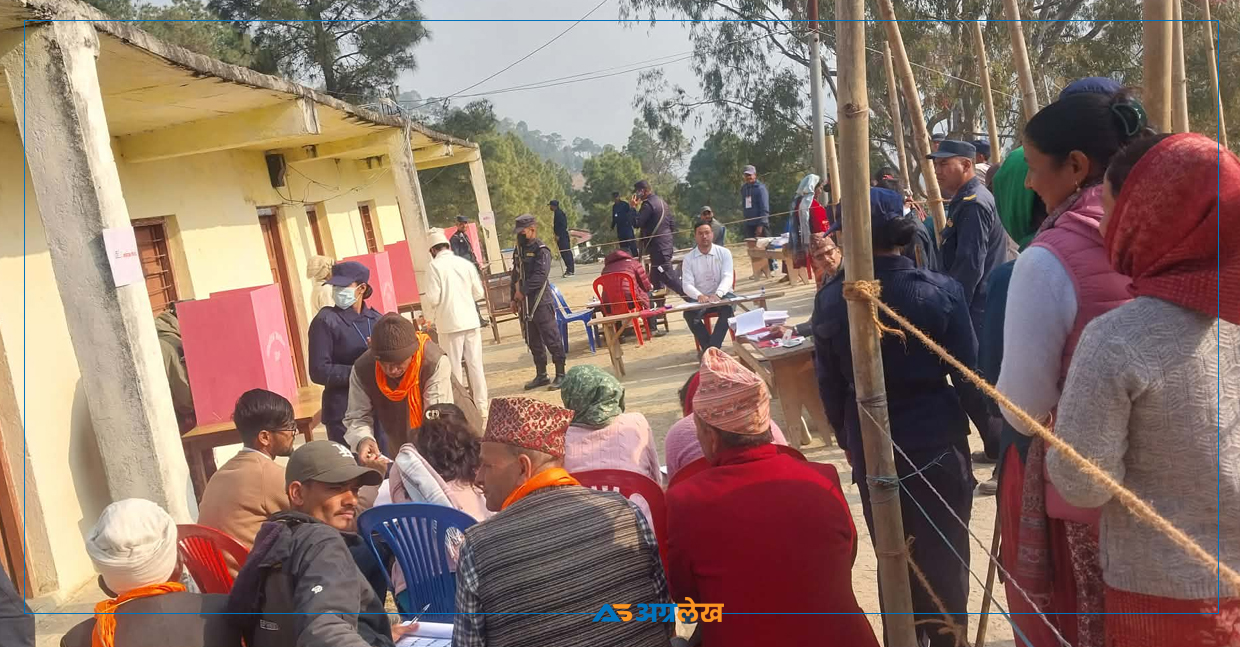 सुदूरपश्चिममा शान्तिपूर्ण रूपमा मतदान जारी, यी ठाउँमा अझै पुगेनन् मतदाता