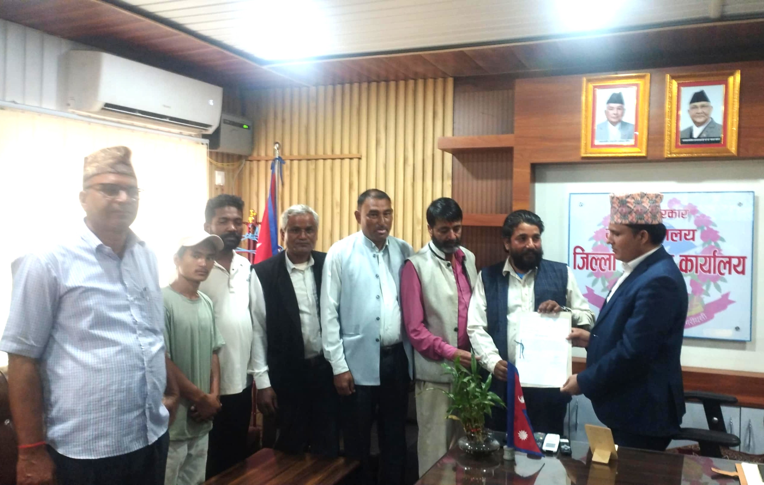 प्रदेश राजधानीको लागि जग्गाको भोगााधिकार दिन एकीकृति समाजवादीद्वारा प्रधानमन्त्रीलाई ध्यानाकर्षण पत्र