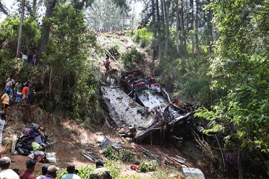 srilanka-bus-accident-900px.jpg