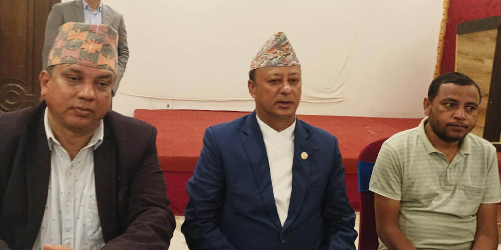 धनगढी पुगेर उर्जामन्त्रीले भने– हामीसंग प्रसस्त विद्युत छ, लोडसेडिङको अफवाह मात्रै हो